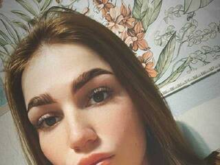 Erotikus videocsevegés Kiraonce