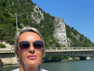 Erotikus videocsevegés KirraWhite