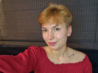 Erotikus videocsevegés KirstenCharm