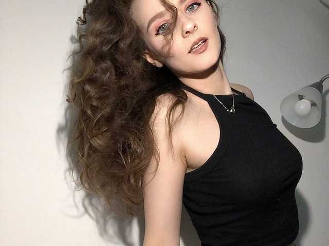 A profil fényképe KisaraSims01