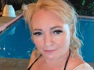 Erotikus videocsevegés KiskaLeila