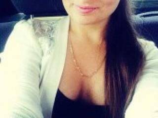 Erotikus videocsevegés kisscatgirl