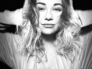 Erotikus videocsevegés Kittenbabys