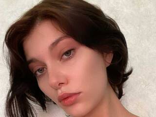 Erotikus videocsevegés Mrs_Kkates