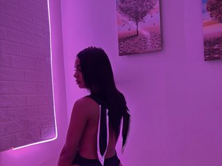 Erotikus videocsevegés KOURTNEY-