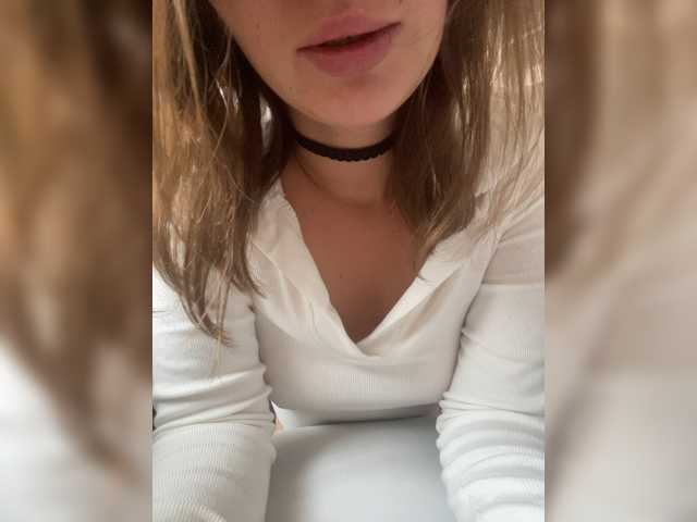 Fényképek Kriss-me hello, my name i***risina. I only go to full private. send 200 tkn before private