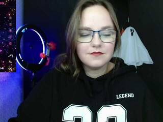 Erotikus videocsevegés KristiMur1