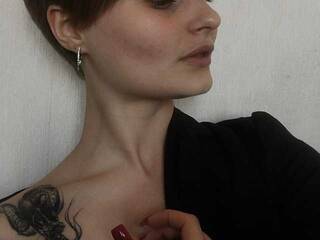 Erotikus videocsevegés KylieBertie