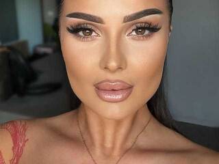 Erotikus videocsevegés KylieSpicey