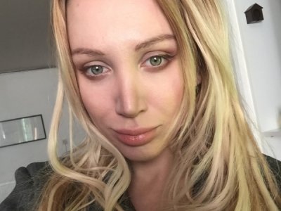 A profil fényképe l-Luna-l