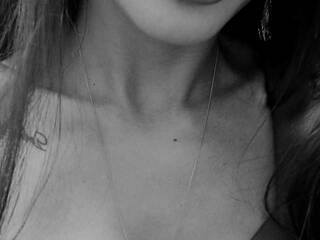 Erotikus videocsevegés Lady-by-billion