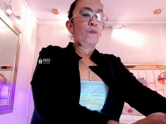Fényképek Madame_DianaKatherine MATURE WOMEN READY TO FUCK HARD & SQUIRT! Just @remain tokens left to SQUIRT MY PUSSY! Let's do it together, daddy!