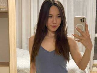 Erotikus videocsevegés MiaLionade