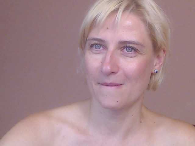 Fényképek LadyyMurena Hello guys!Show tits here for 30 tok,pink pussy for 50,all naked -90,hot show in pvt or in group or in pvt