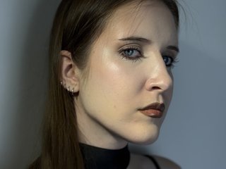 Erotikus videocsevegés LanaBananab