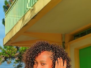 Erotikus videocsevegés Larah00