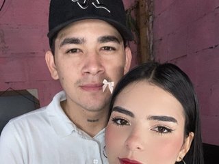 Erotikus videocsevegés LauraAndKevin
