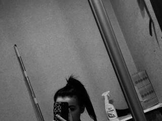 Erotikus videocsevegés Laurie-Mindy