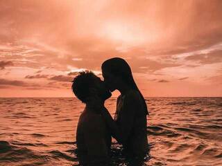 Erotikus videocsevegés laurika