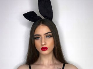 Erotikus videocsevegés LaylaBrown