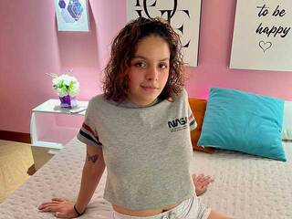 Erotikus videocsevegés LayylaMoon