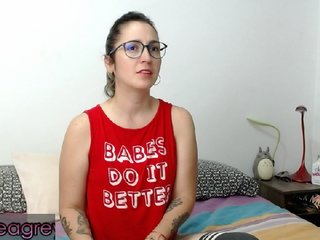 Fényképek Leagreay Hot latina wanting to play!!1 #latina #brunette #lovense #lushon #glasses #tattoos #cei #joi #sph #toy