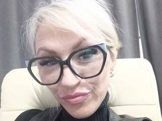 Erotikus videocsevegés LekSae