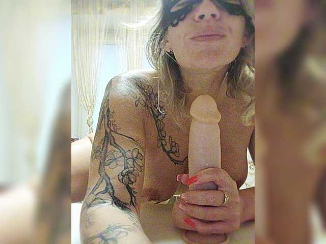 Fényképek Ladybabochka We collect tokens on the show _sex with dildo in pussy in a general chat @total It remains to collect @remain Babochka_i_am insta.
