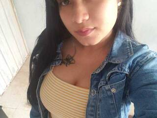 Erotikus videocsevegés LenaBakeer