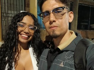 Erotikus videocsevegés LeoAndKali