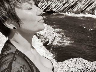 Erotikus videocsevegés LeraStar