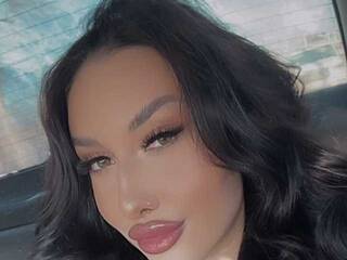 Erotikus videocsevegés LeriKissme