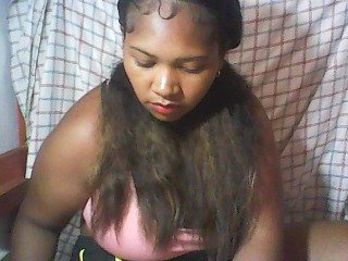 Erotikus videocsevegés Leticiah