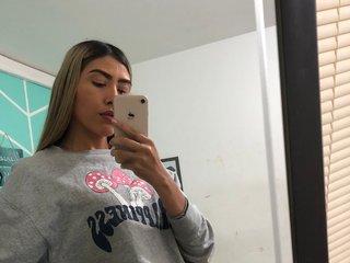 Erotikus videocsevegés LexaRoss