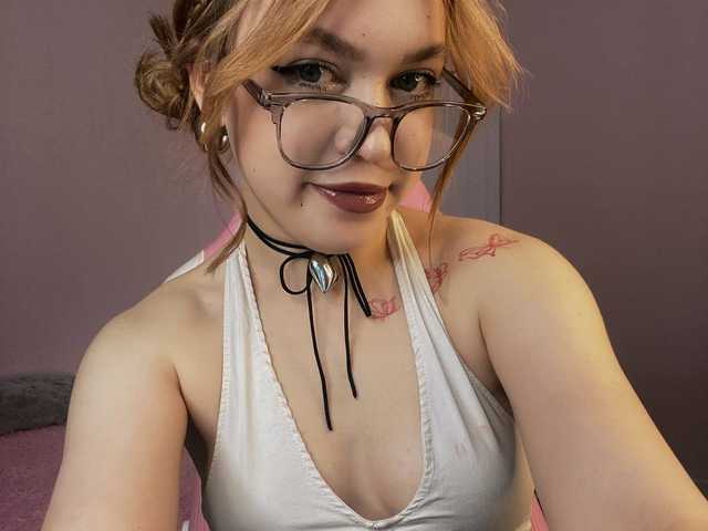 A profil fényképe Lexi-Minami