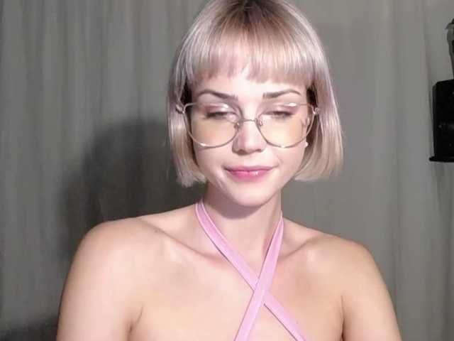 Fényképek lexieSpicy Sweet and yet dang naughty ;) #innocentface #sweet #petite #glasses #fetish #natural #shorthair #domina #teaser #cfmn #joi #cei #cbt #sph #cucktraining