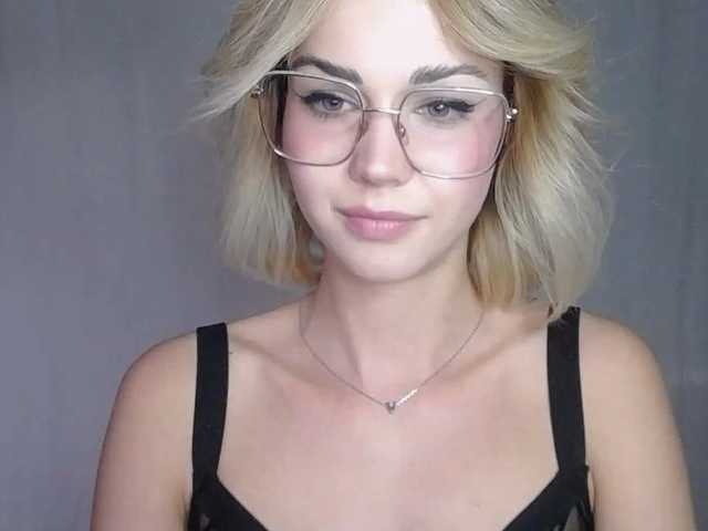 Fényképek lexieSpicy Sweet and yet dang naughty ;) #innocentface #sweet #petite #glasses #fetish #natural #shorthair #domina #teaser #cfmn #joi #cei #cbt #sph #cucktraining