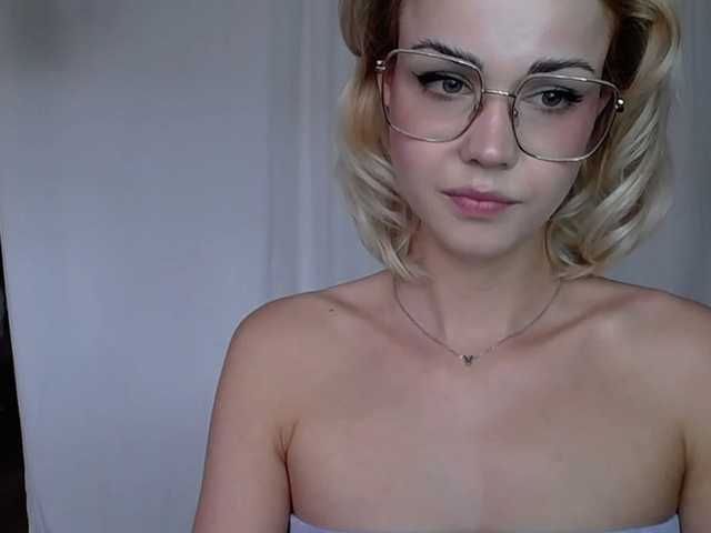 Fényképek lexieSpicy Sweet and yet dang naughty ;) #innocentface #sweet #petite #glasses #fetish #natural #shorthair #domina #teaser #cfmn #joi #cei #cbt #sph #cucktraining