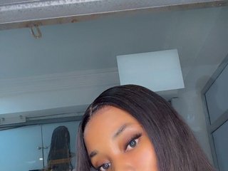 Erotikus videocsevegés LexyVyei