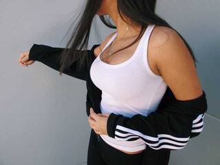 Erotikus videocsevegés LeylaNelson