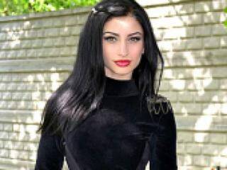 Erotikus videocsevegés leylanice