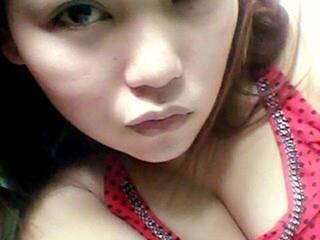 Erotikus videocsevegés xAsianTitsx