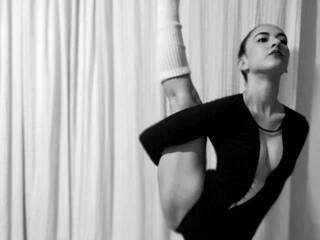 Erotikus videocsevegés LiaMistic