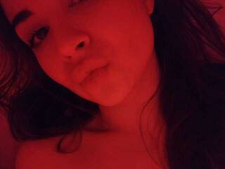 Erotikus videocsevegés Lika-Indica