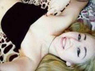 Erotikus videocsevegés lika099