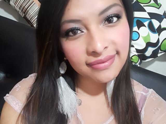 A profil fényképe Lil-Naomi-