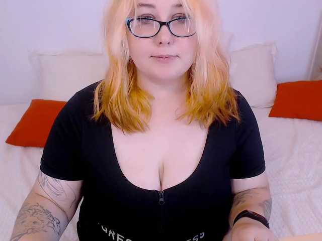 Fényképek LinaMoore Hello, I'm Lina, 100 kg of happiness and softness, in free chat for now show my boobs or ass(45), but no more, but you can always take private) so don't be shy, let's get acquainted) see cameras 25:big54