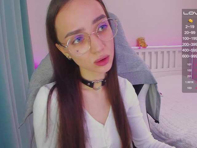 Fényképek Lilith-Cain Menu works only for tokens into a common chat ☺✔For a new gaming laptop to stream and play with you @sofar @remain ✨Press LOVE honney ❤