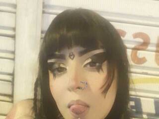 Erotikus videocsevegés lilith-witchx