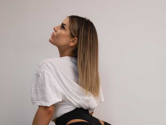 A profil fényképe LillianShineX